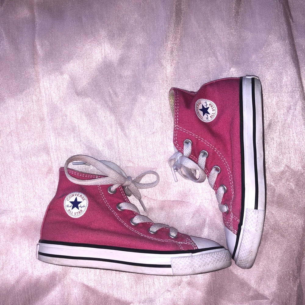 Kids pink converse